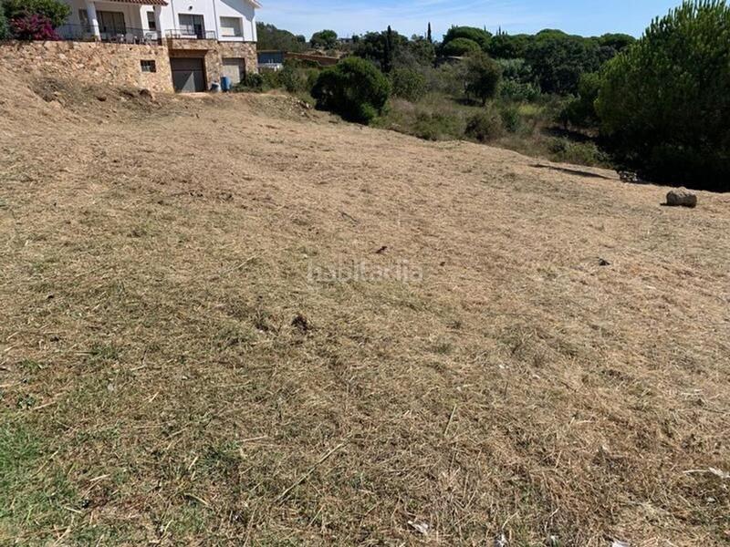 Foto ccebcad8-09cf-4da2-ae3c-588e11d89632. Terreny residencial a Mont Ferrant-Joan Carles I Blanes