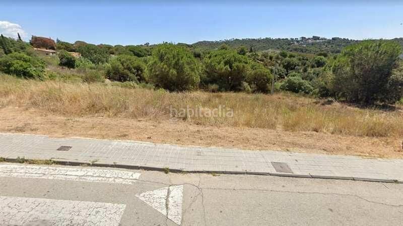 Foto f91bf8a2-bca8-4455-ae79-1b786a252b28. Terreny residencial a Mont Ferrant-Joan Carles I Blanes