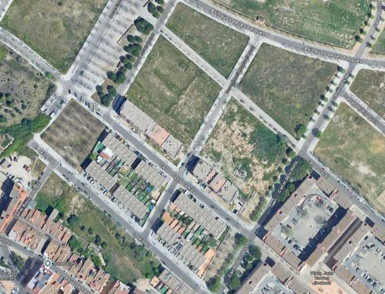 Foto 7d0a8598-01a0-43fd-bbdc-6ae59d33c9ab. Edificio en Constantí
