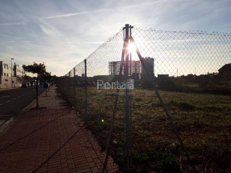 Foto 0d36773e-9fa6-40f6-b072-a34168487d3f. Wohngrundstück in Corinto-Almardà Sagunt