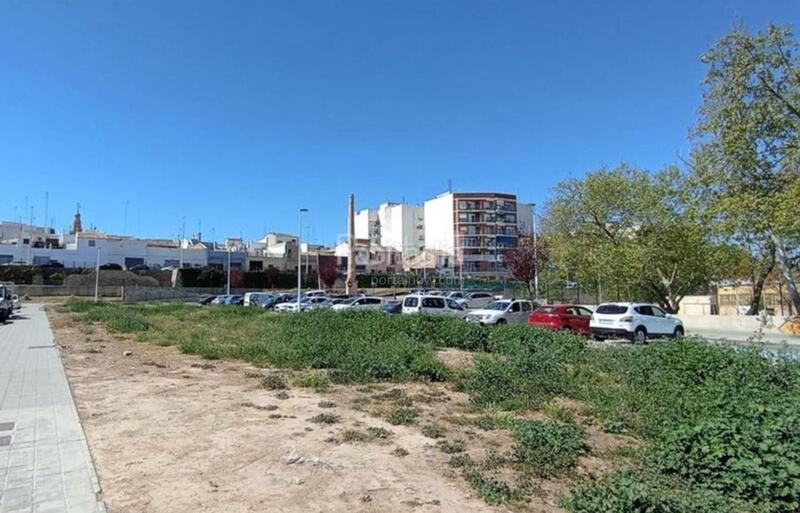 Foto a32eabbf-3a36-4cca-b045-b3937aaae396. Terreno residencial en Centro Ciudad Manises