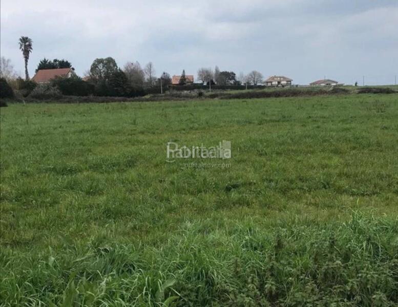 Foto c4393e4b-e122-4d75-831d-4b9d793ba7c2. Terreny residencial a Maoño - Azoños Santa Cruz de Bezana