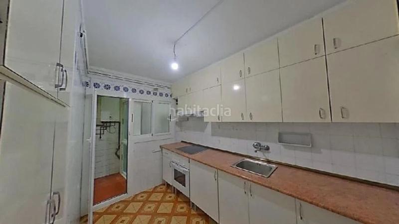 Foto 42e3ff6e-8b78-405a-85f1-386d4f090d5c. Piso en Mercat Rubí