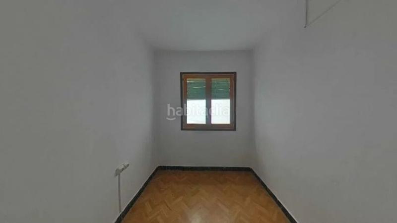 Foto ec19ce8f-11c4-4ea4-9b4d-4cd9fdc22c20. Pis a calle piera 0 a La Florida Hospitalet de Llobregat (L´)