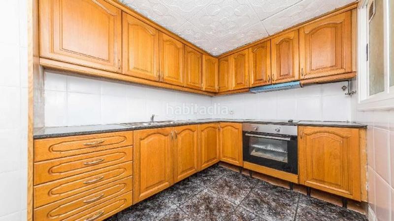 Foto 018e3181-ac48-4d90-8e75-7548de2b651d. Appartement dans Santa Rosa Santa Coloma de Gramenet