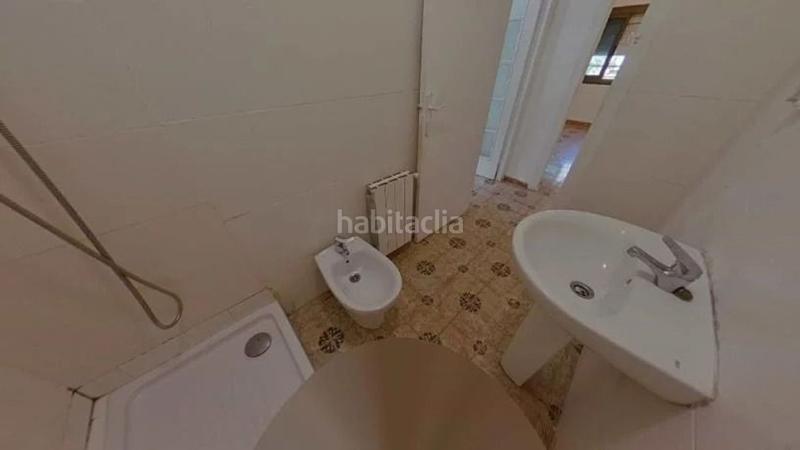 Foto 29360e22-5f68-4132-a95d-4d94405eb1d1. Pis a calle del cadí 0 a Turó de la Peira Barcelona