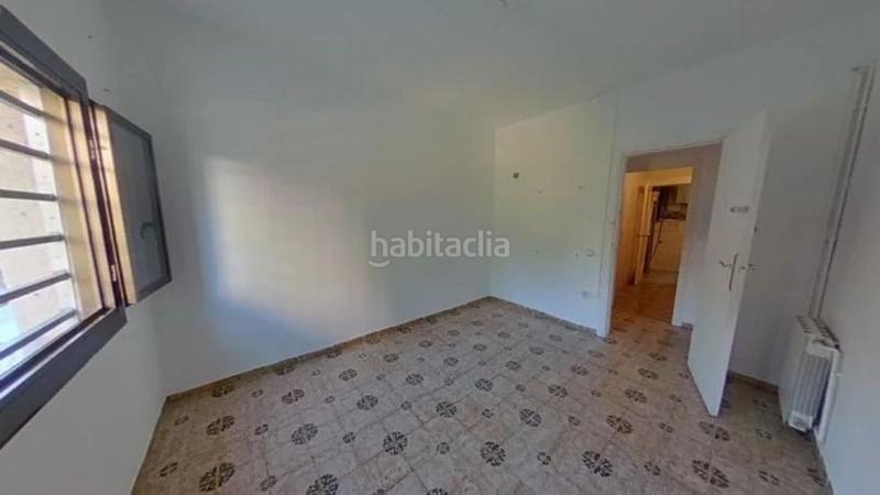 Foto db054b01-e4ea-46b8-8356-c684a5697da5. Pis a calle del cadí 0 a Turó de la Peira Barcelona