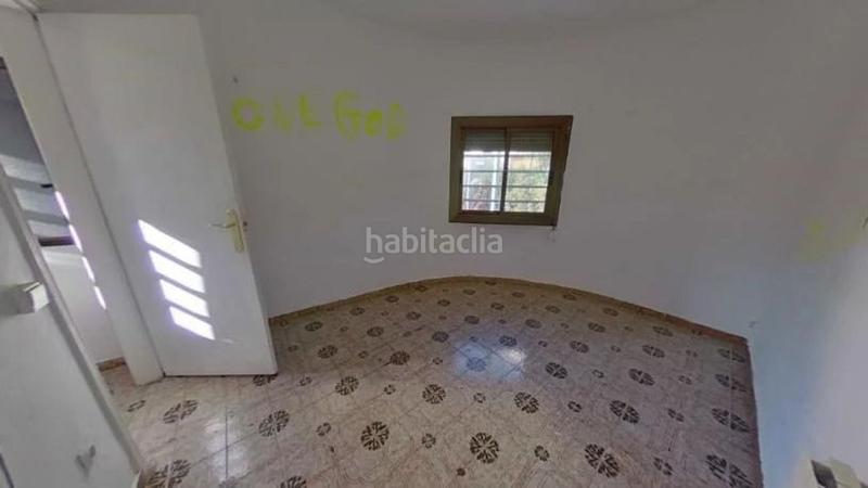 Foto 698731b6-f39f-408c-811b-57cbb05ba81a. Piso en calle del cadí 0 en Turó de la Peira Barcelona