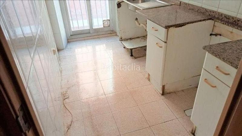 Foto 979b4938-7a3d-4f78-b854-3b76c0e008bb. Pis a Raval Barcelona