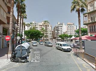 Local commercial  Calle major sant agusti. Amplio local comercial en el corazón de alzira  oportunidad para