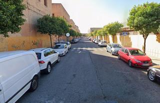 Parking coche en El Plantinar - Avda. La Paz - El Juncal