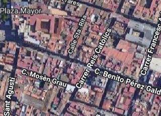 Local commercial  Calle calle de benito pérez galdós, 1. Amplio local comercial en alzira  oportunidad de inversión