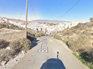 Piso  Cala higuera. Oportunidad de inversión en almeria piso para reformar en quemad