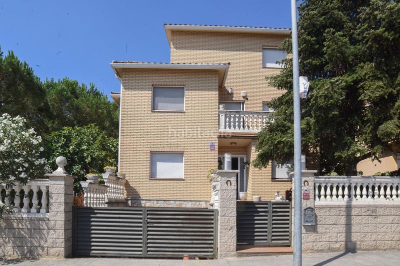 Foto 357963b6-9489-4b33-96ef-169af20c5718. Piso casa en venta en calle josep pla en Llinars del Vallès