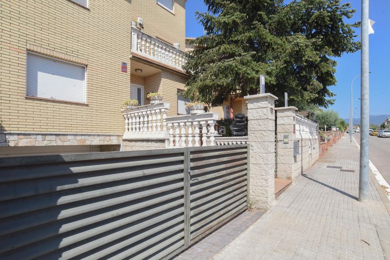 Foto a2682bf7-8b5a-4b47-bd32-9812eb54f5cf. Piso casa en venta en calle josep pla en Llinars del Vallès