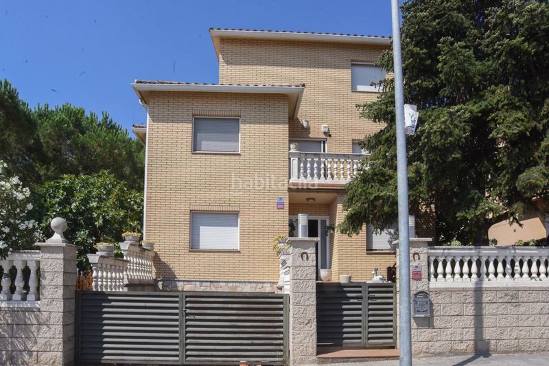Foto b1d0b370-c7c9-4fbd-be9e-154e525cbafd. Piso casa en venta en calle josep pla en Llinars del Vallès