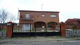Casa adossada a Escalona