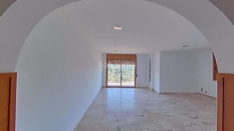 Foto 42fd9bbf-7942-4e2c-ae2f-f141be35c667. Pis a Olesa de Montserrat