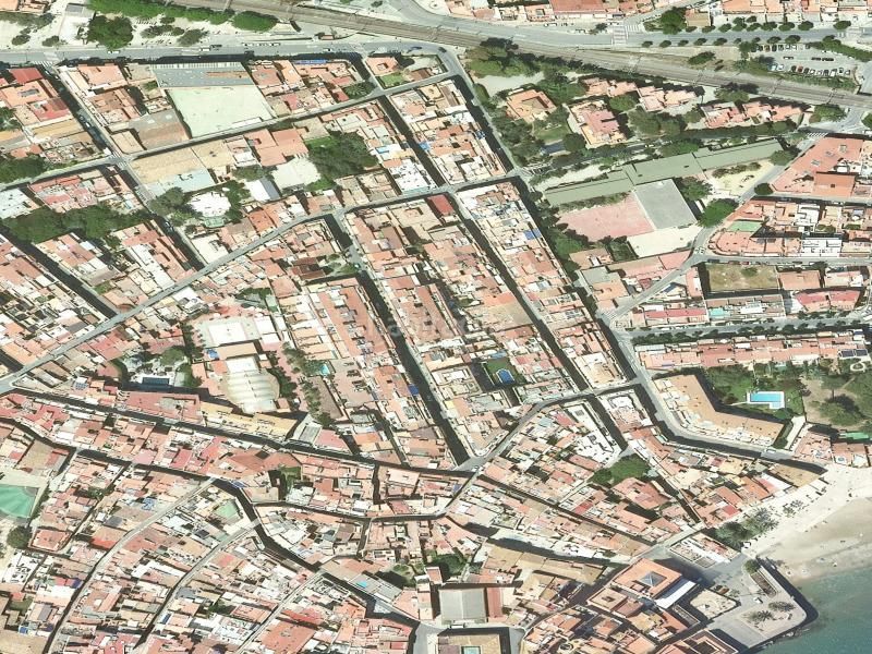 Foto bd7e5a8e-d95c-4f83-900d-0c1ffbf0adfc. Nau industrial a Centre Sitges