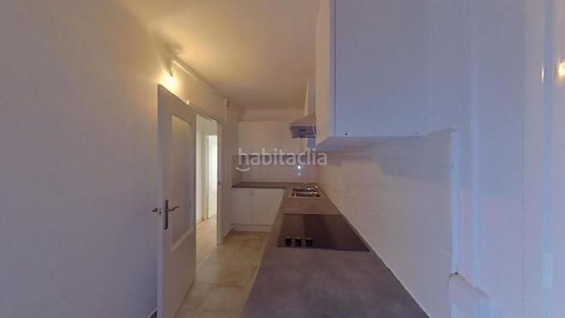 Foto 4b15de59-3218-4dcd-b33a-5c70601d3087. Casa aparellada a Vilapicina - Torre Llobeta Barcelona