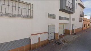 Pis a calle Gabriel Miro