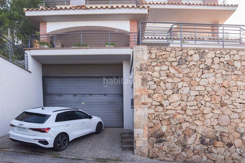 Foto 34a64ade-0f7a-41f0-8775-821b45babc38. Casa aparellada a Roca Grossa Lloret de Mar