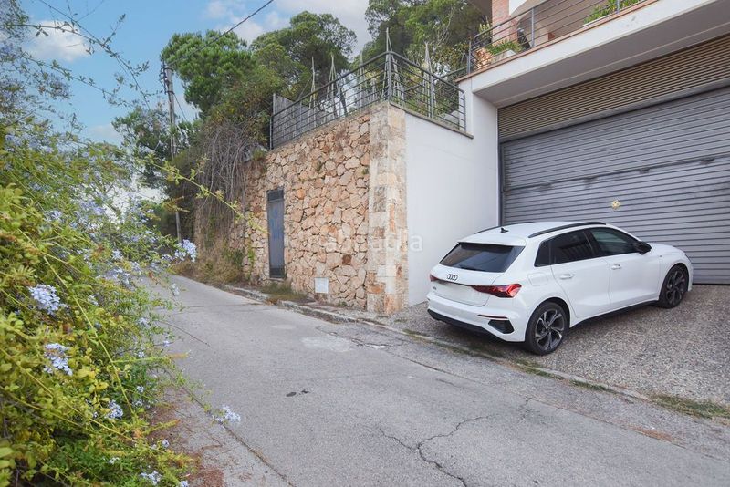 Foto 489d01e0-e3ac-40c9-87bd-373e5fd155e4. Casa aparellada a Roca Grossa Lloret de Mar