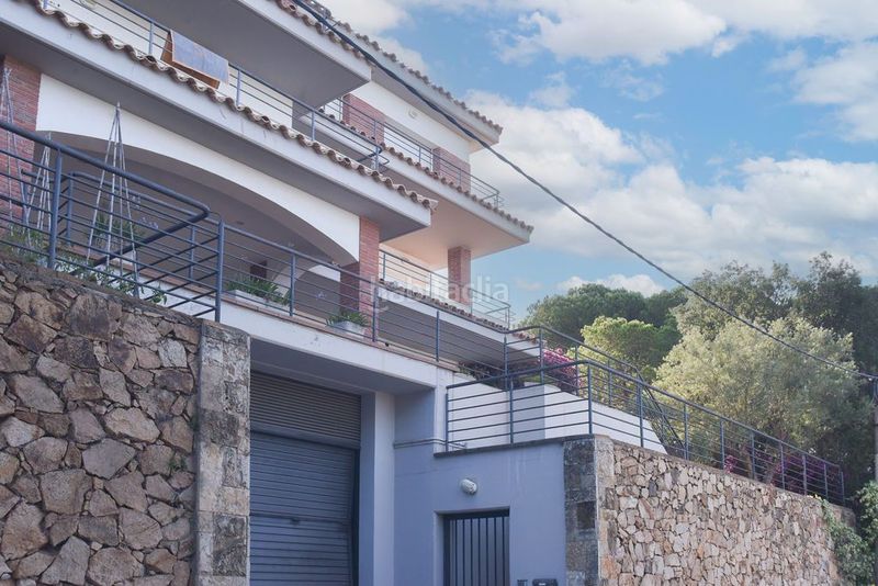 Foto 4fc717ca-c8fe-463d-a240-258a3d3bb6d3. Casa aparellada a Roca Grossa Lloret de Mar