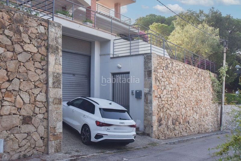 Foto c716eb7e-24ca-450c-913d-e2ac9134a923. Casa aparellada a Roca Grossa Lloret de Mar