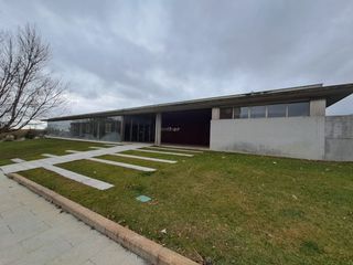 Business premise  Calle jose luis sert. Edificio de oficinas en venta en calle jose luis sert