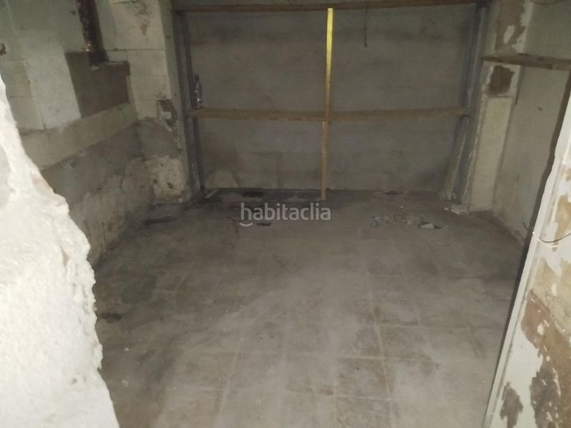 Foto df6eef6c-1f92-49bf-9187-378f899e8e15. Local comercial edificio , girona en Olot