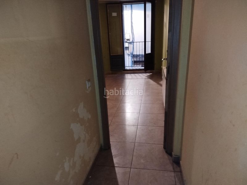 Foto f2106a43-24de-490e-b59c-5c6fab919f39. Local comercial edificio , girona en Olot
