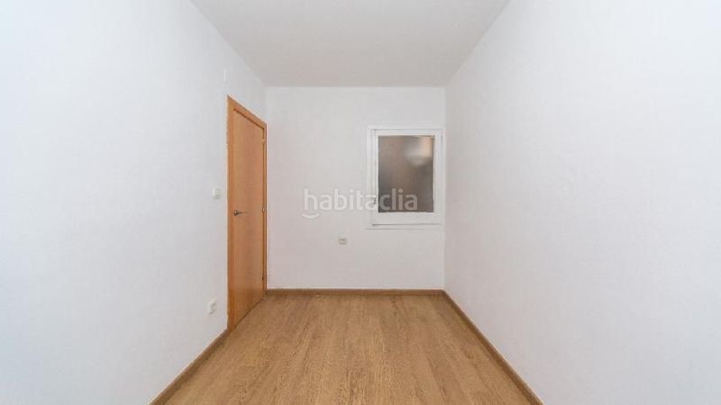 Foto f98d774c-a91f-4ff7-8f02-a4cbffa7bec9. Pis a Prosperitat Barcelona