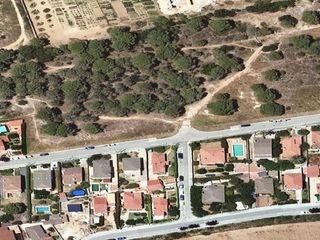 Terreno residenziale  16 terrenos en via r5, els colls, santa oliva, tar. 20 inmuebles asociados al npl en santa oliva, tarragona