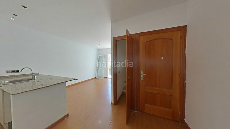 Foto 3c94a9b6-b0f6-4843-aed9-97f439d27d69. Casa aparellada a Centre Blanes