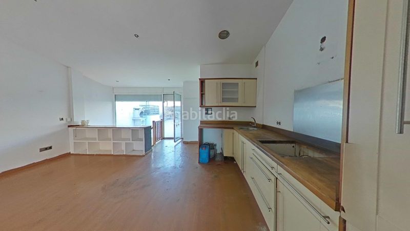 Foto c1d7b050-0e3c-4d6c-a33b-8ed9e29d6a76. Casa aparellada a Centre Blanes