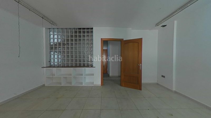 Foto c838fe75-b65f-4328-afdc-bce6f878a662. Casa aparellada a Centre Blanes