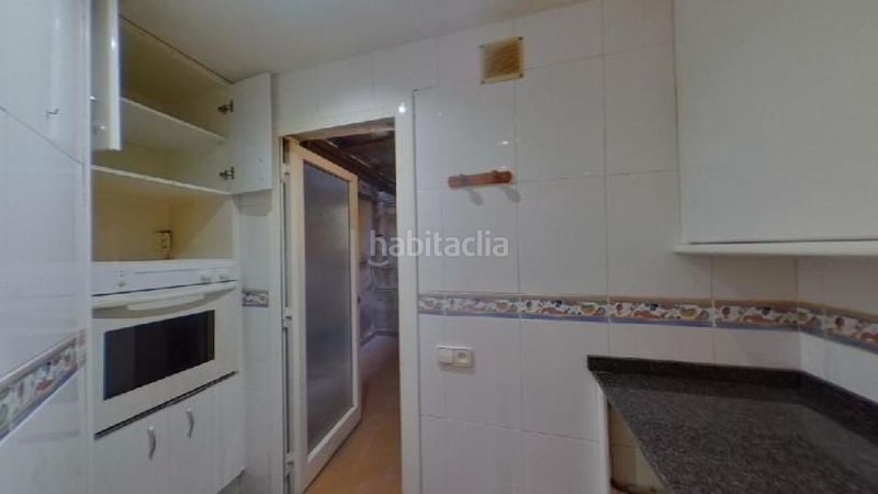 Foto d2b43b3f-b343-430c-8845-2a0668a292ac. Pis a Guinardó Barcelona