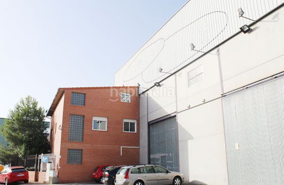 Foto c34859cc-3a28-4a32-ab47-98f073cb37b6. Local comercial a Cobeja
