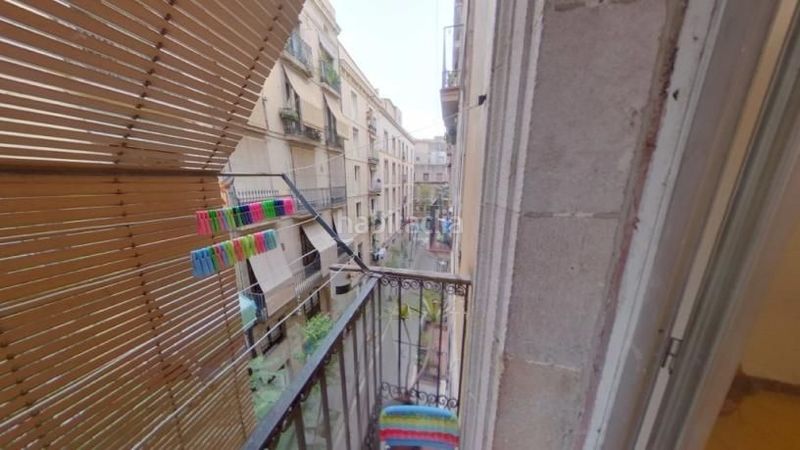 Foto e53b4d7b-f466-40aa-958a-8e00a96c7a03. Pis a Sant Antoni Barcelona