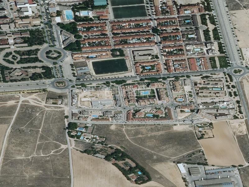 Foto d36a6099-5d08-4f91-8862-9322461de1b2. Chalet garaje en venta en avda olimpia en Universidad Albacete