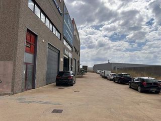 Industrial building  Primer de maig. Nave industrial en blanes girona