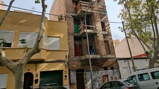 Edificio  Calle benet pons i fabregues. Obra parada en venta en calle benet pons i fabregues