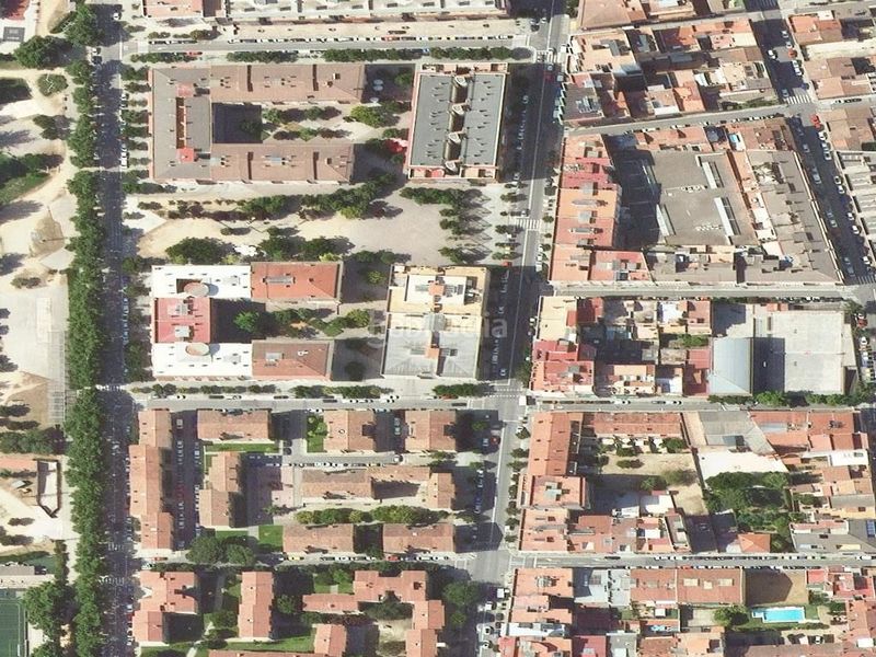 Foto 653eedd0-043c-43e6-b53d-e427e47d9227. Aparcament cotxe a Sota el cami ral Granollers