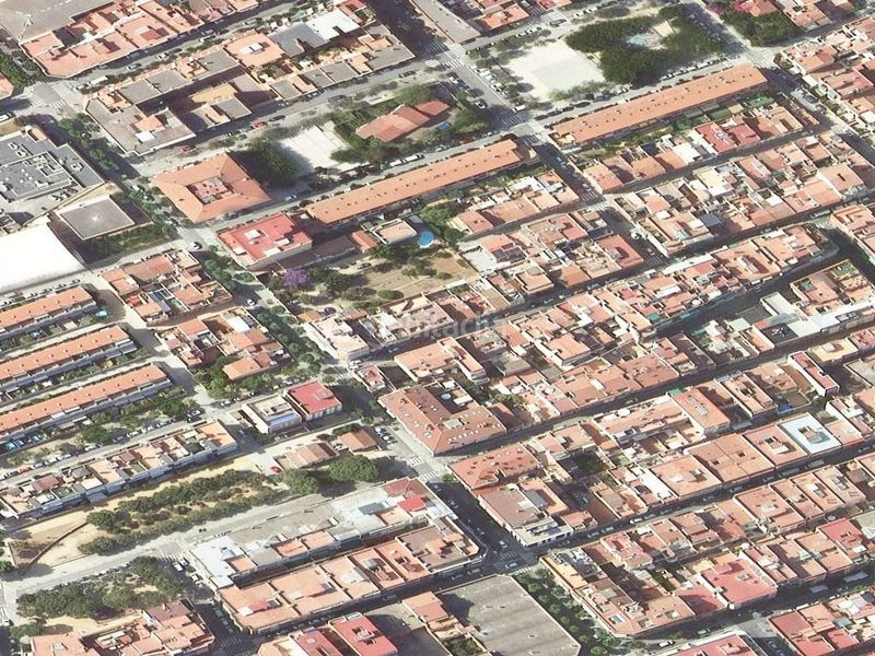 Foto eff3237a-247d-45ec-a6ff-5af94441758b. Aparcament cotxe a Zona Alta Premià de Mar
