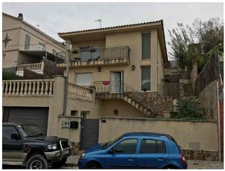 Chalet  Castellnou. Vivienda en rubí barcelona