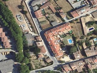 Flat  Calle joaquin blume s.c.r. 1. Chalet adosado en calle joaquin blume s.c.r. en santa coloma de