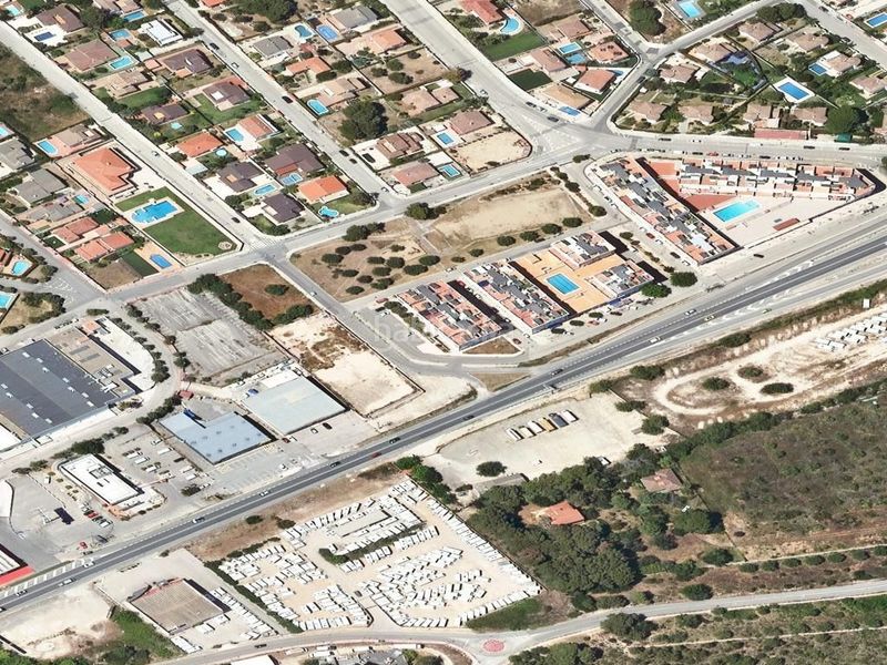 Foto 7798492b-c599-48b3-b6b9-d1214992ccab. Xalet a Els Masos - Els Garrofers Coma-ruga
