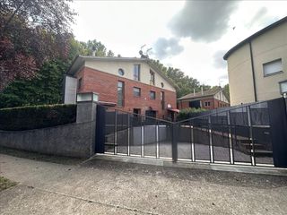 Etagenwohnung  Sin calle en la migracion. Vivienda en olot girona