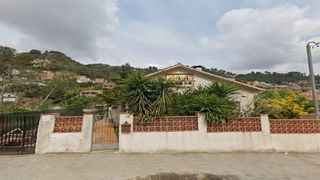 Casa aparellada  Calle poeta pitarra. Chalet adosado en venta en calle poeta pitarra